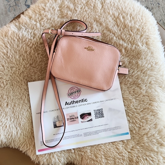 Gorgeous Coach Blush Pebbled Leather Mini Camera Crossbody Bag 🩷📷 - Picture 14 of 16